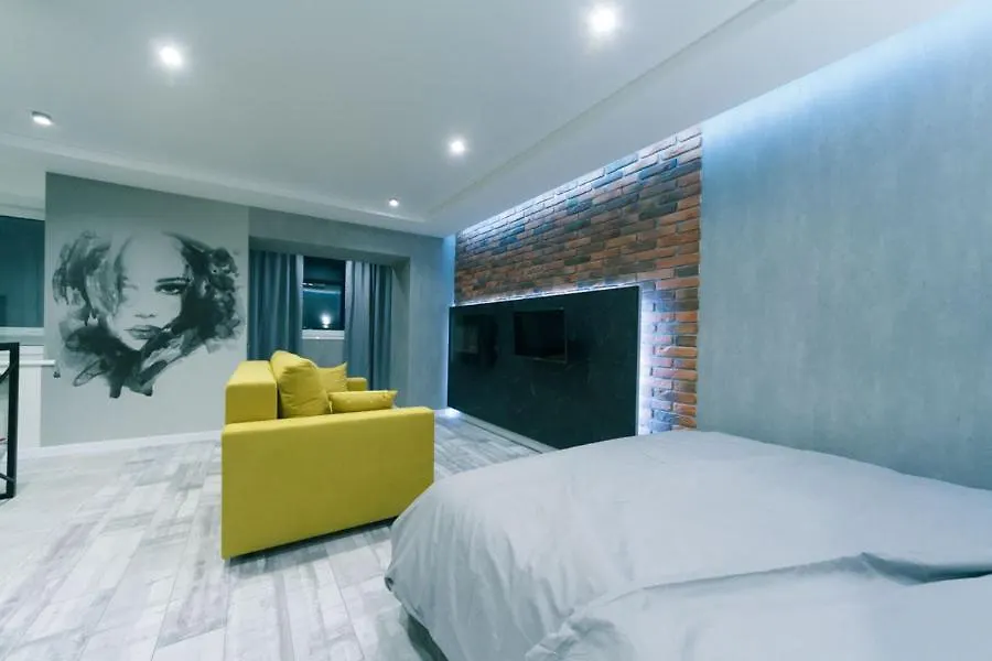 Hotrent City Deluxe Kyiv Apartment