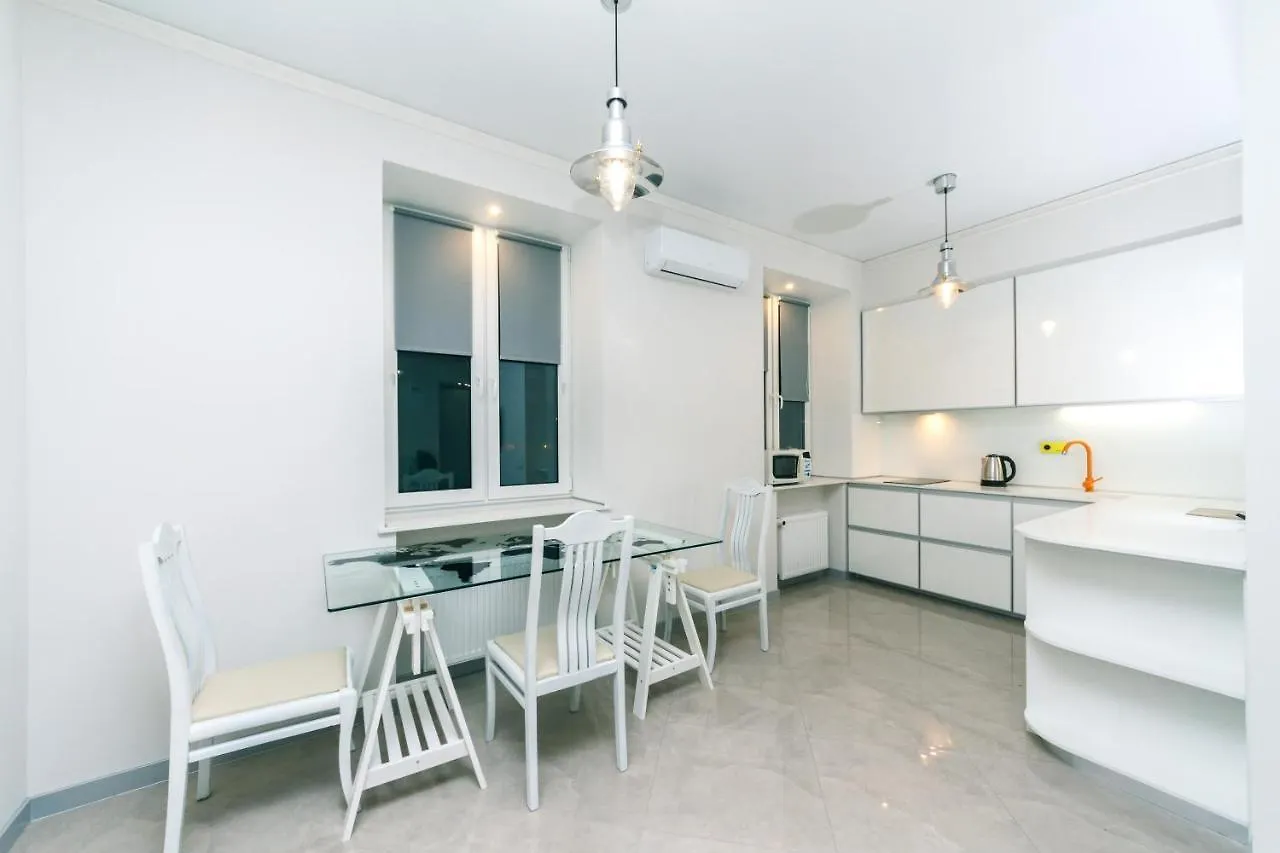 Apartment Hotrent City Deluxe Kyiv
